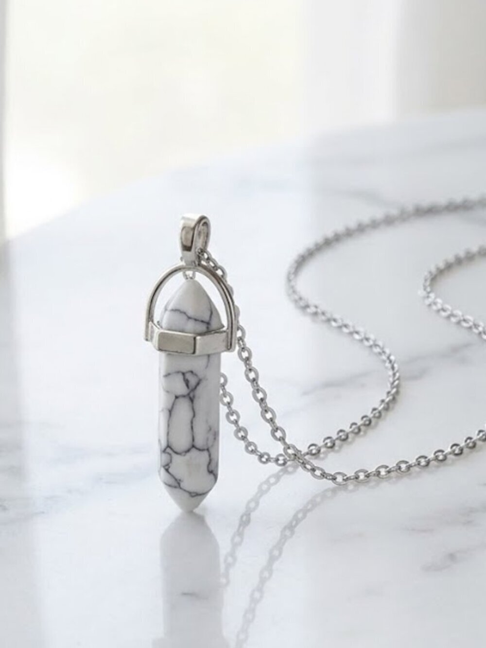 White Marble Ladies Fashionable Faux Stone Necklace